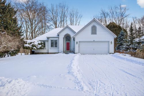 2205 Lake Wood Dr, Jackson, MI, 49203-5578 | Card Image