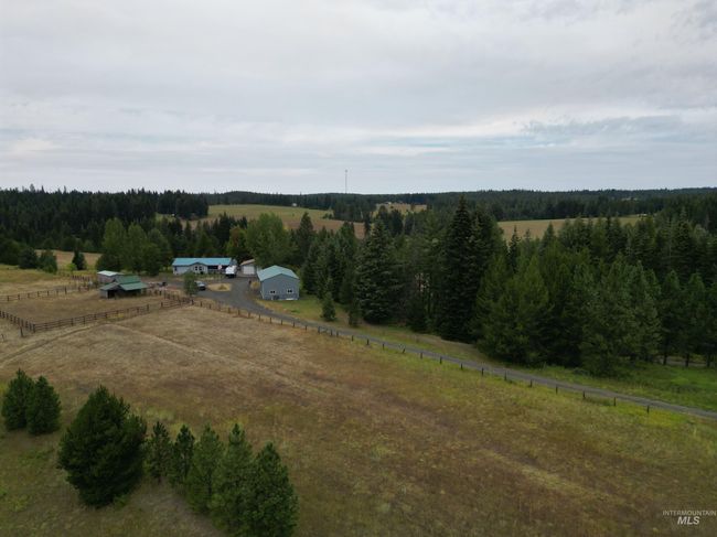 Aerial view of property and surrounding area with rural landscape | Image 18