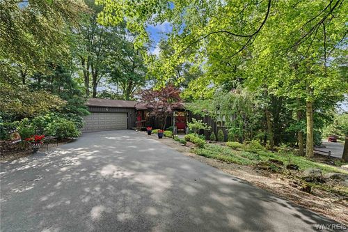 4 Brompton Woods, Amherst, NY, 14221-5932 | Card Image