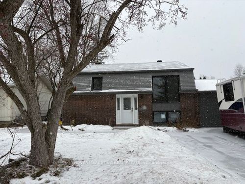 a-1052 Cadboro Rd, Gloucester, ON, K1J8E1 | Card Image