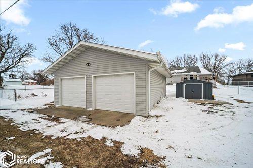 2002 12th St, Eldora, IA, 50627-2045 | Card Image