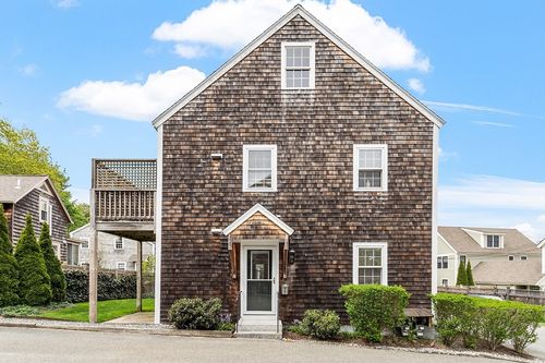 1-12 Morse Ct, Manchester, MA, 01944-1316 | Card Image