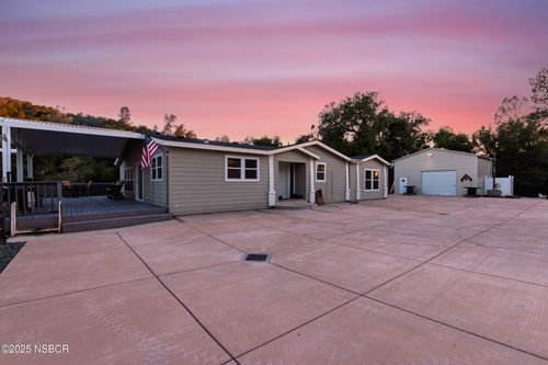 5550 Las Tablas Bay Dr, Paso Robles, CA, 93446-8803 | Card Image