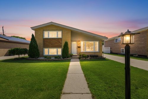 9937 Mulberry Ave, Oak Lawn, IL, 60453-3857 | Card Image