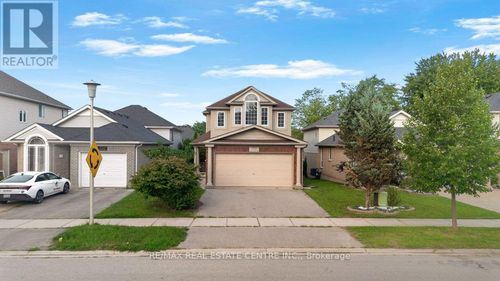 714 Oakcrossing Rd, London, ON, N6H5V9 | Card Image
