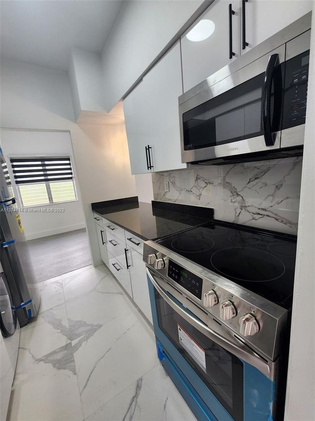 205 - 2101 Normandy Dr, Condo with 1 bedrooms, 1 bathrooms and null parking in Miami Beach FL | Image 16