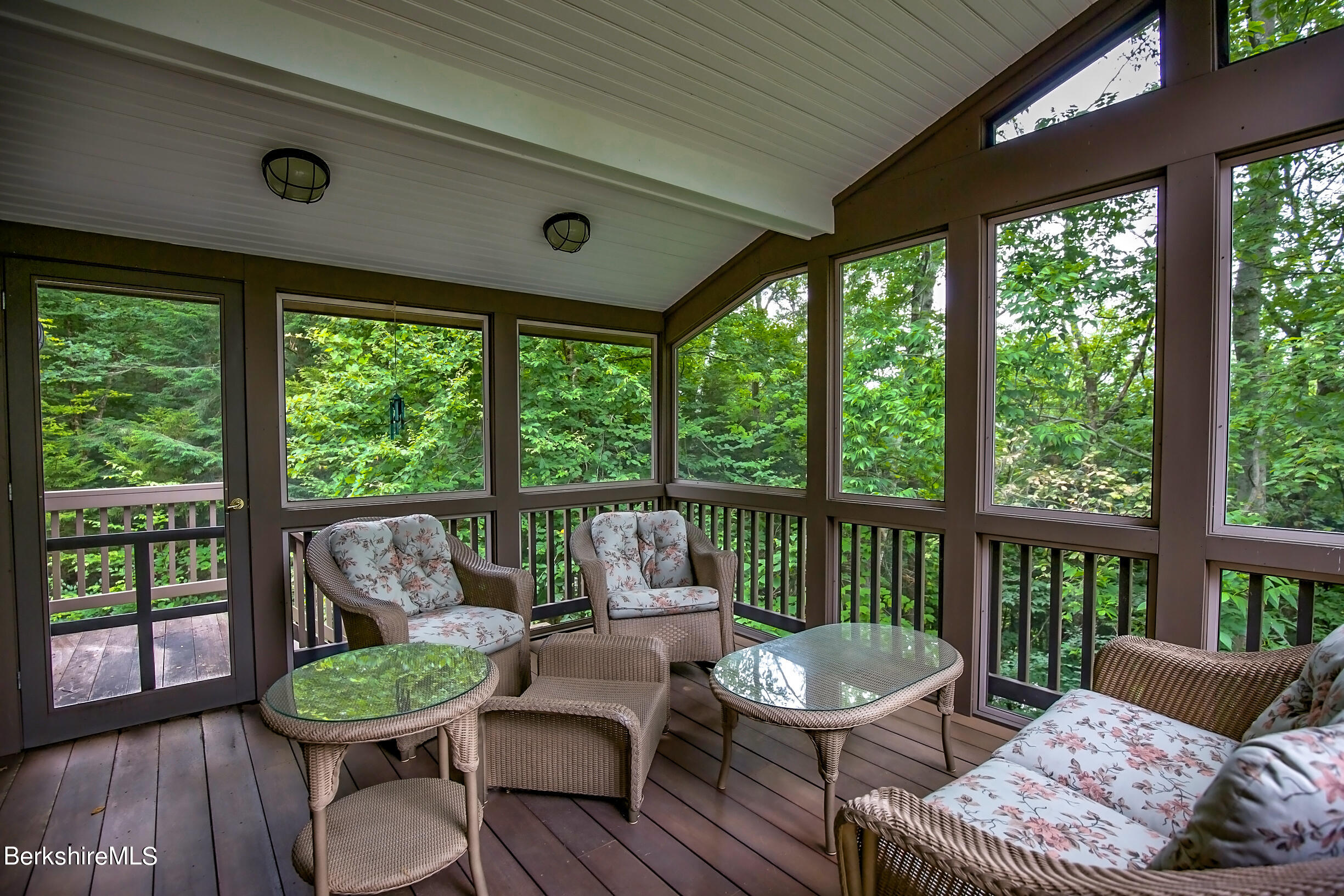 Woodmere Rd, Becket, MA 01223