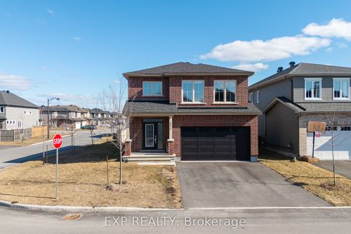 896 Sendero Way, Stittsville, ON, K2S2W8 | Card Image