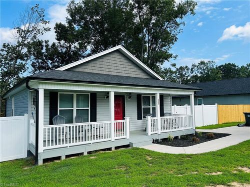 207 Bethlehem Ave, Thomasville, NC, 27360-3306 | Card Image