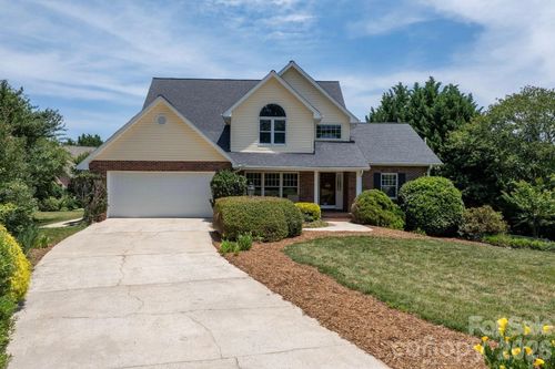 610 40th Avenue Ln Nw, Hickory, NC, 28601-8080 | Card Image