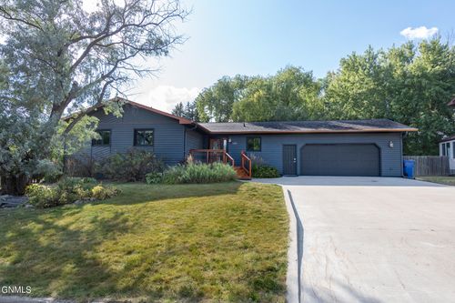 1307 Central Ave N, Beulah, ND, 58523-6003 | Card Image