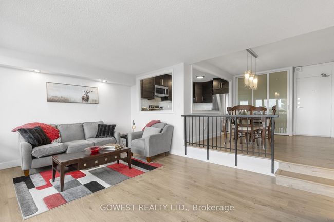 1806 - 240 Scarlett Rd, Condo with 1 bedrooms, 1 bathrooms and 1 parking in York ON | Image 4
