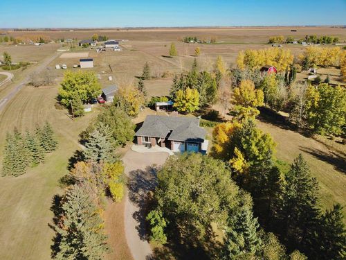 112096 273 Avenue E, Rural Foothills County, AB, T1T4M8 | Card Image