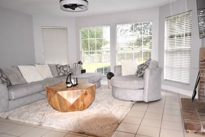 200 - 948 Bird Bay Court, Condo with 2 bedrooms, 2 bathrooms and null parking in Lake Mary FL | Image 2