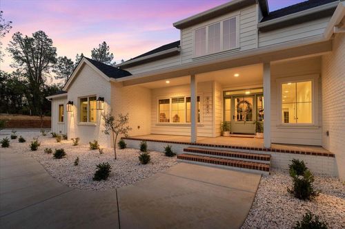 9185 Silver King Rd, Redding, CA, 96001-9769 | Card Image