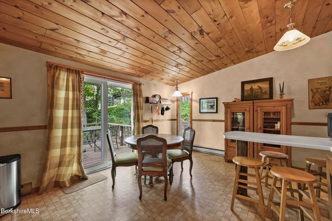 205 - 203205 Main St, Home with 5 bedrooms, 3 bathrooms and 3 parking in Hancock MA | Image 16