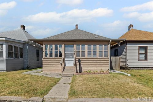 79 E Lorena Ave, Wood River, IL, 62095-1900 | Card Image