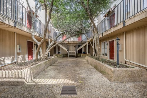 apt-212-4327 Holland Ave, Dallas, TX, 75219-2888 | Card Image
