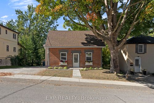 269 Moffat St, Orillia, ON, L3V4E9 | Card Image
