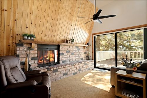 30951 Glen Oak Dr, Running Springs, CA, 92382-7456 | Card Image