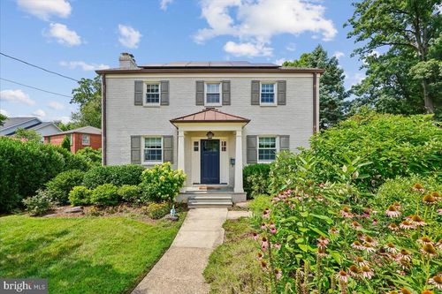 4919 26th St N, ARLINGTON, VA, 22207-2658 | Card Image