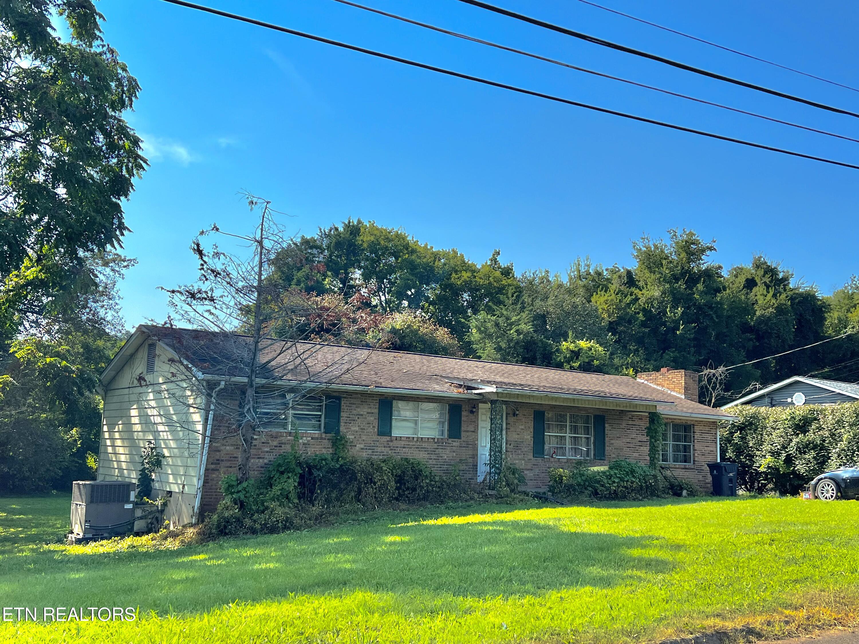 Lesa Ln, Knoxville, TN 37912