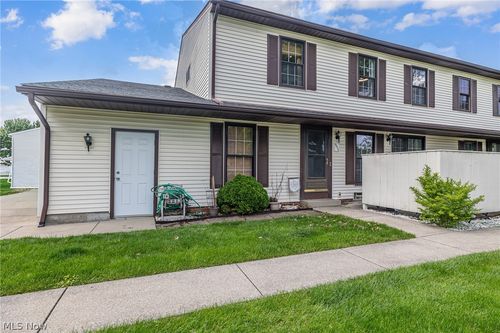 48b-17220 Sheldon Court, Brook Park, OH, 44142 | Card Image