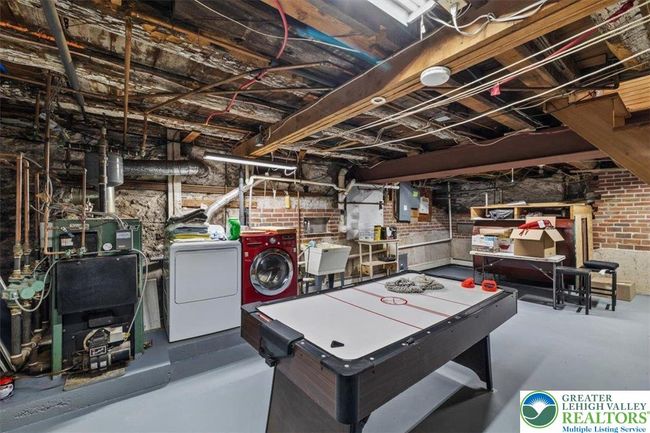 1553 Middle Rd, House other with 4 bedrooms, 5 bathrooms and null parking in Stroudsburg PA | Image 54