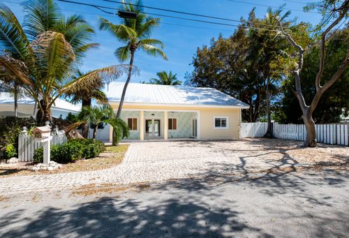 118 1st St, Key Largo, FL, 33037-4856 | Card Image