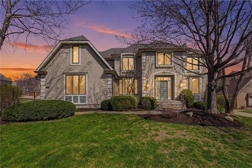 9206 W 146th Pl, Overland Park, KS, 66221-2220 | Card Image