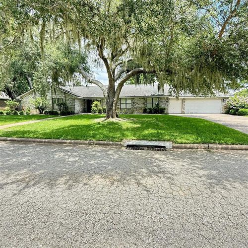 332 N Amherst Dr, West Columbia, TX, 77486-8602 | Card Image