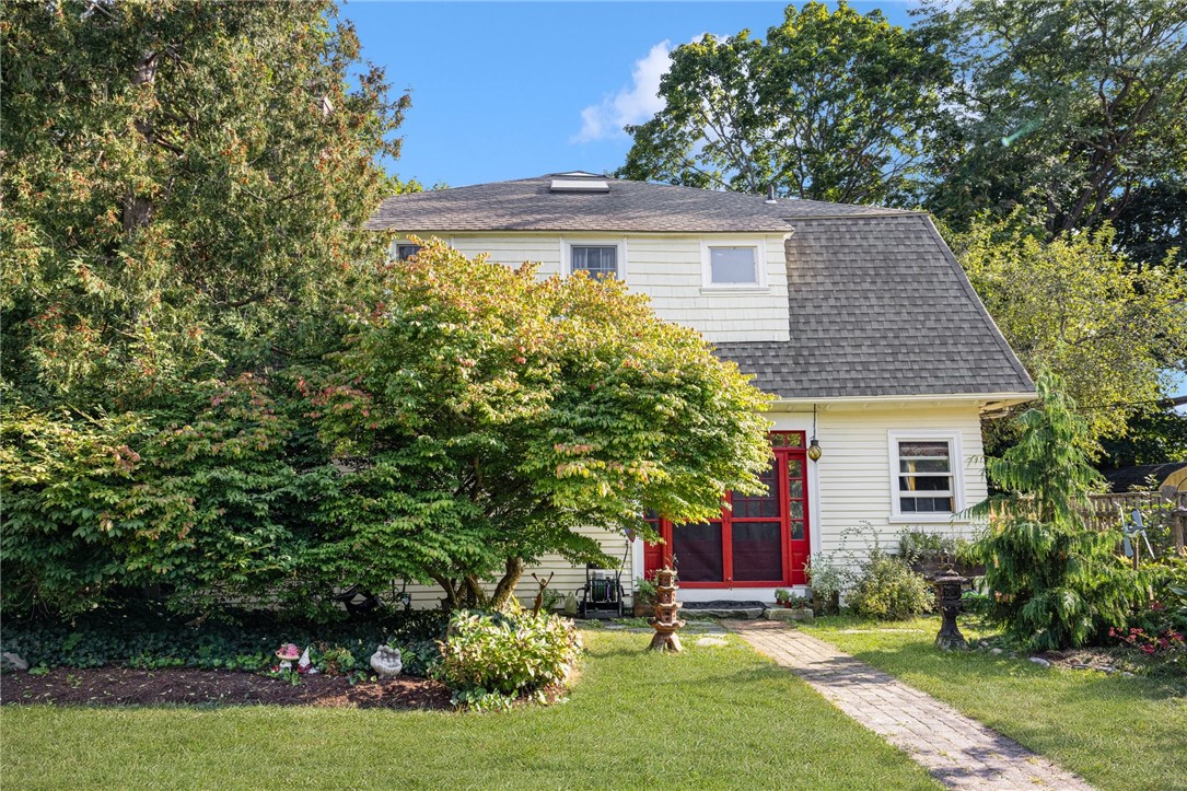 Marion Ave, Cranston, RI 02905