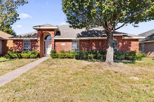 447 Orchard Hill Dr, Cedar Hill, TX, 75104-5418 | Card Image