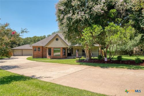 170 Oak Creek Cir, Luling, TX, 78648-4824 | Card Image