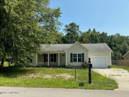 103 Worvin Ln, Richlands, NC, 28574-8422 | Card Image