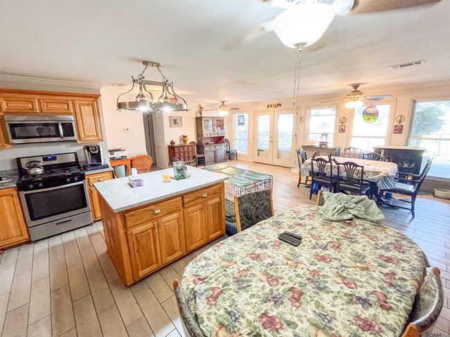 12385 Pecan Island Rd, House other with 4 bedrooms, 3 bathrooms and 3 parking in Jarreau LA | Image 12