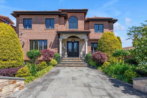 138-15 13th Avenue, New York, NY, 11357 | Card Image
