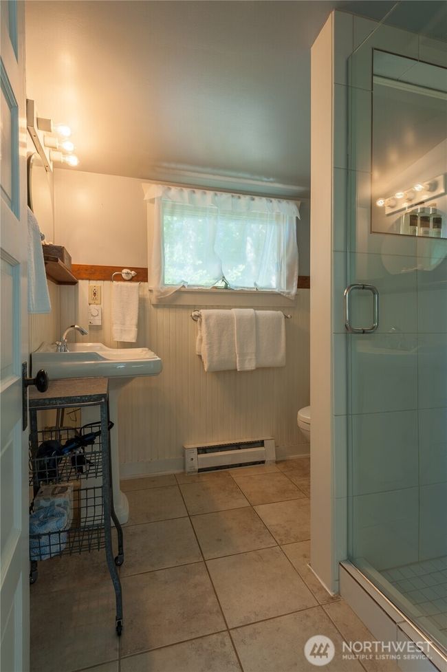 2579 W Shore Drive, House other with 8 bedrooms, 11 bathrooms and null parking in Lummi Island WA | Image 27