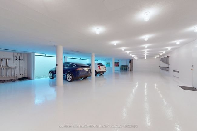 30 High Point Rd, House other with 8 bedrooms, 13 bathrooms and 35 parking in North York ON | Image 26