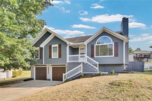 1215 Sw Lone Star Ct, Grain Valley, MO, 64029-9385 | Card Image
