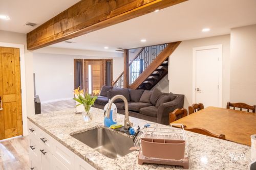 507 S Ostrom Ave, Eastland, TX, 76448-2411 | Card Image