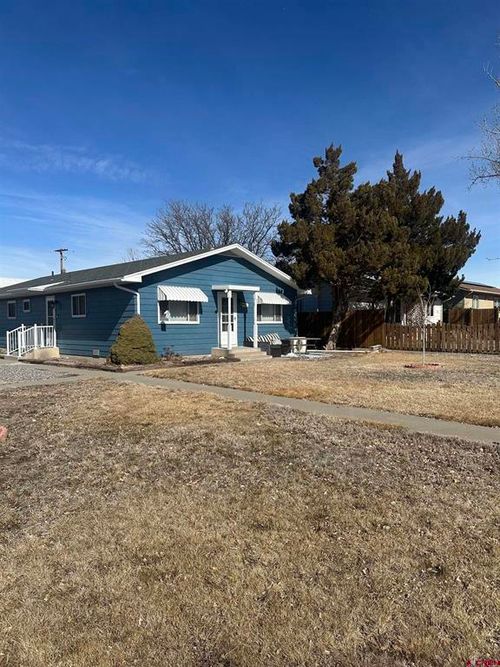 901 S 8th St, Montrose, CO, 81401-4406 | Card Image