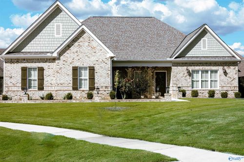 102 Willow Lake Cir Sw, Huntsville, AL, 35824-3237 | Card Image