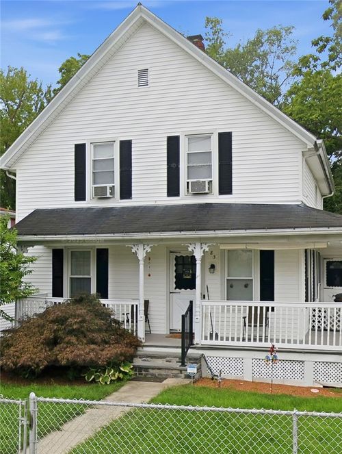 83 4th Ave, Woonsocket, RI, 02895-4033 | Card Image