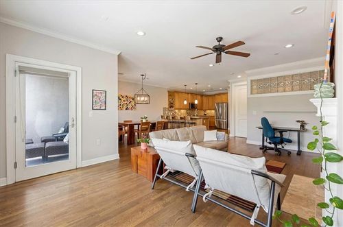 203a-10511 Mission Rd, Leawood, KS, 66206-2702 | Card Image