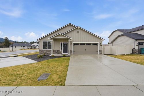 660 Ripatti Way, Hayden, ID, 83835-8920 | Card Image