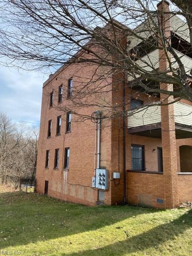 3 2155 Market, Sold in Youngstown Zoocasa