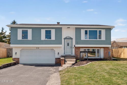 1005 Farmington Rd, Maumee, OH, 43537-2948 | Card Image