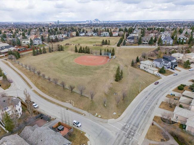 461 Sienna Heights Hill Sw, House other with 3 bedrooms, 3 bathrooms and 4 parking in Calgary AB | Image 47