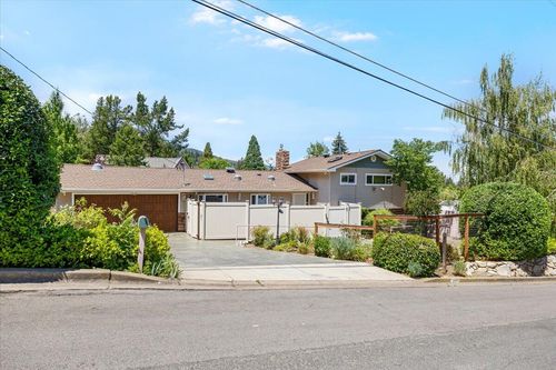 1059 Terra Ave, Ashland, OR, 97520-3563 | Card Image